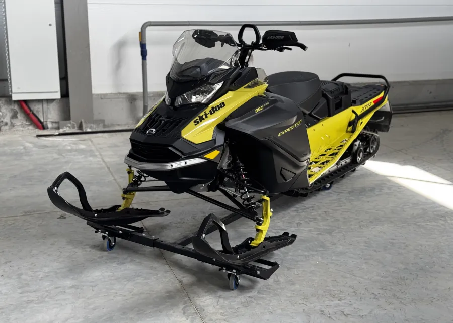 Снегоход Ski-Doo Expedition Xtreme 2025 жёлтый