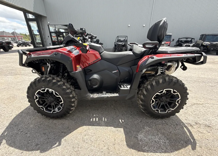 Квадроцикл Can-Am Outlander MAX XT 1000R красный