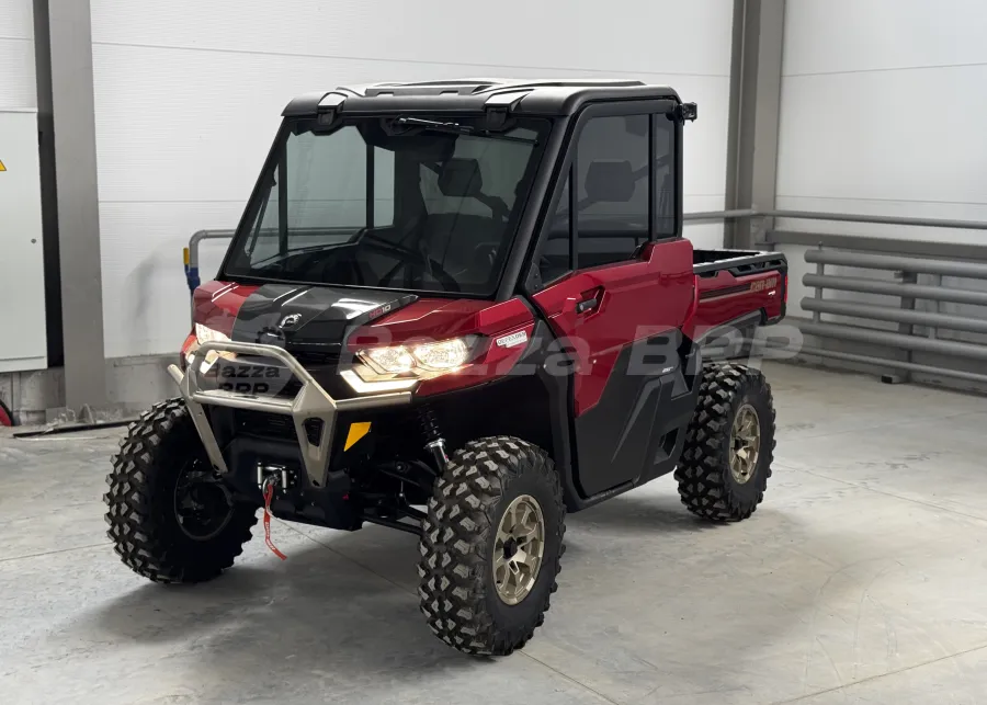 Багги Can-Am Defender Limited красный
